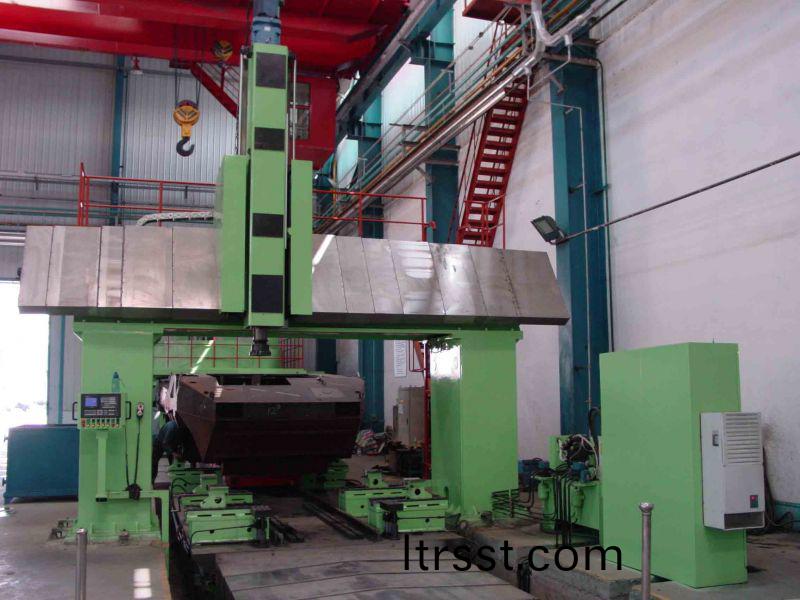 數(shu)控龍門(men)鏜銑牀